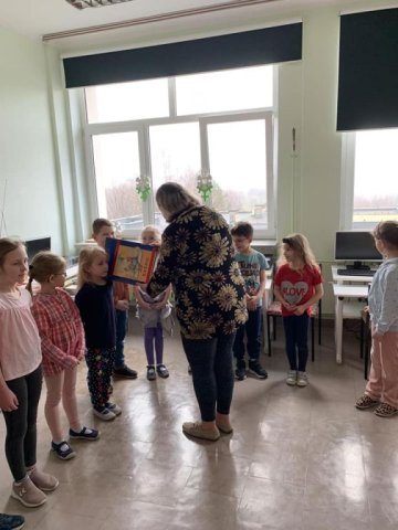 b_1024_768_0_00_images_2023_2024_KAWA_Pasowanie_czytelnik_431176420_866279625299987_5165674262258010923_n